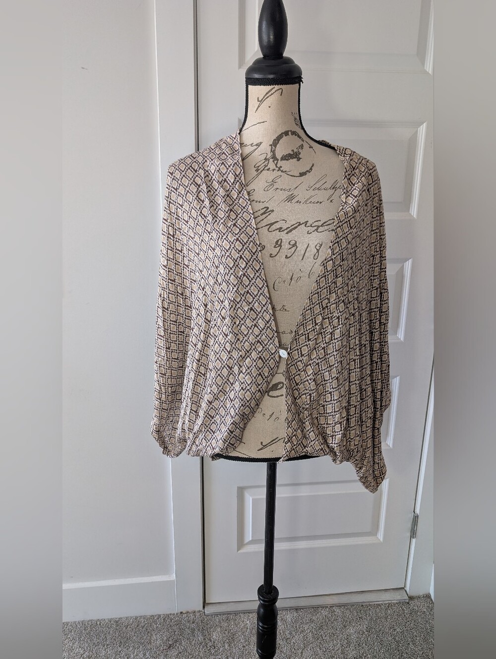 246. Umgee  Geometric-Print Open Cardigan in Beige M/L